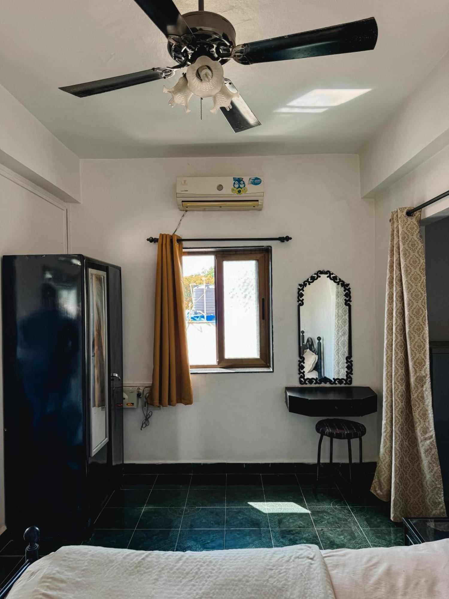 1Bhk Suites With Kitchen & Pool By Goaround Homes At Vagator Esterno foto